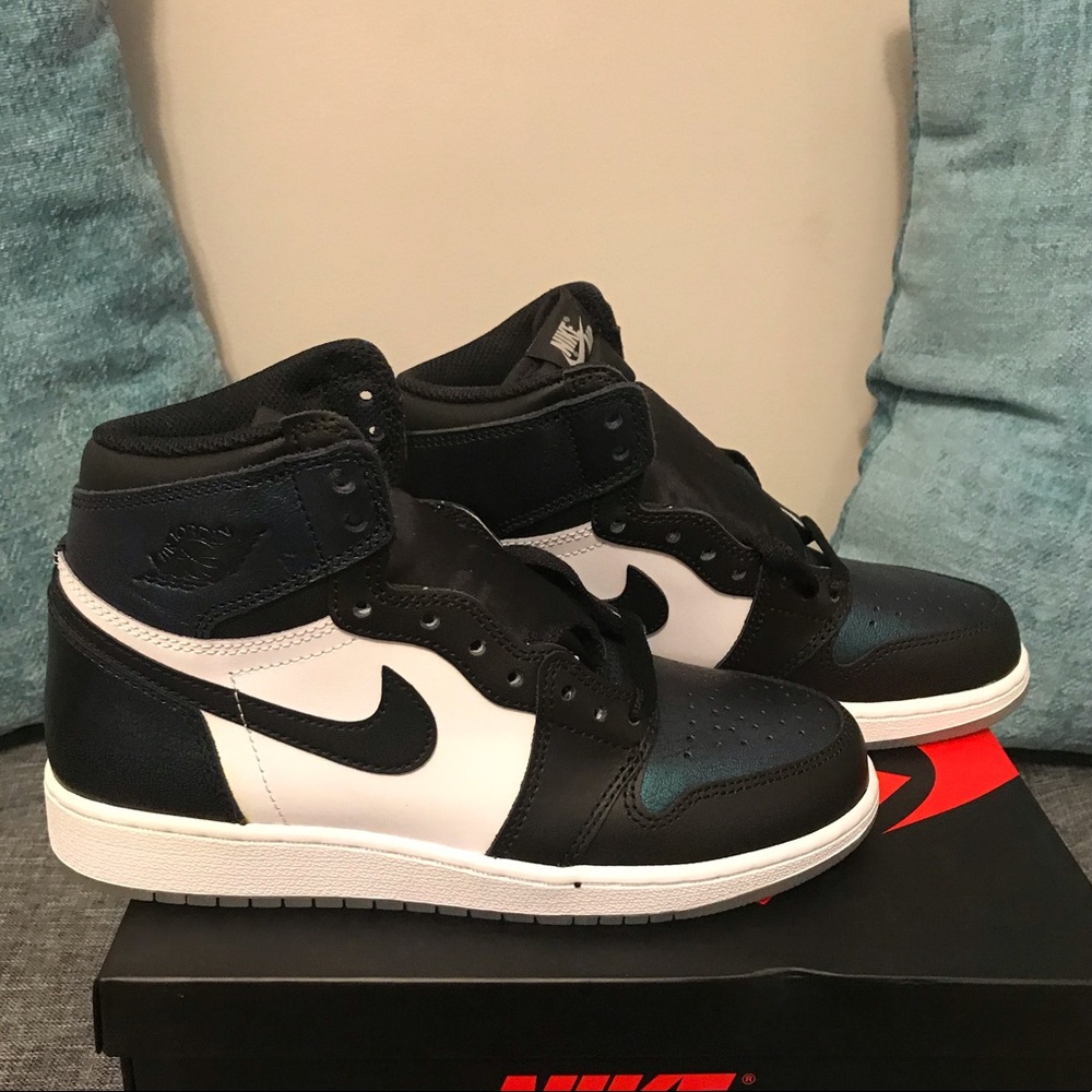 NWT *****SUPER RARE. NEVER WORN***** - Picture 4 of 8